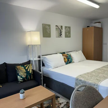Posh Executive Studio London